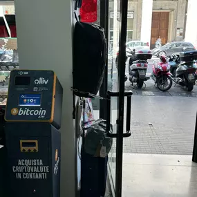 Bild von CoinFlip Bitcoin ATM - F&J Store (Stazione Bologna)