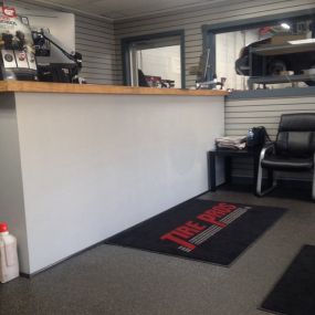 Bild von Fort Washington Tire Pros & Auto Center