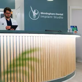 Bild von Birmingham Dental Implant Studio