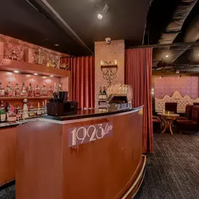 Legerdemain at 1923 LIVE – a speakeasy show where handcrafted cocktails and captivating performances await you.