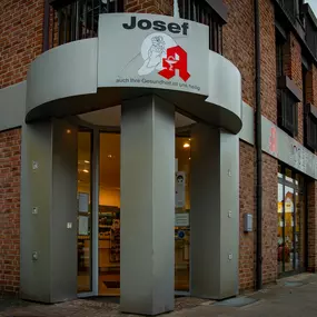 Aussenansicht der Josef-Apotheke