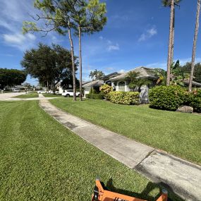 Bild von Green Earth Landscaping & Lawn Care - West Palm Beach