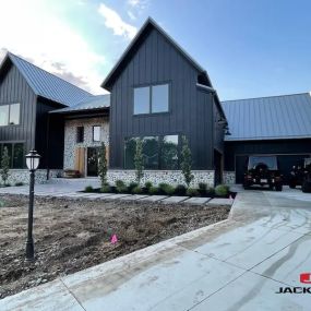 Upgrade your home’s exterior with Jackson Contracting’s professional siding installation. Reliable service, stunning results.