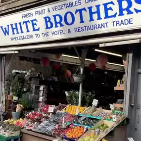 Bild von White Brothers Greengrocers & Florist