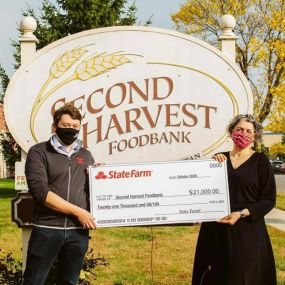 Proud to have been a part of 40 local State Farm Agents who helped raise funds and donated $21,000 to Second Harvest Food Bank of Southern Wisconsin! #GoodNeighbor