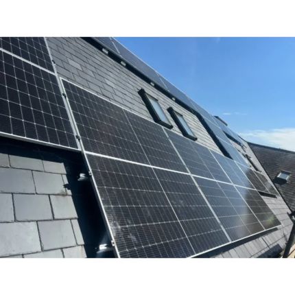 Logótipo de J M E Solar & Roofing Ltd