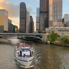 Admire incredible city panoramas from all sides with the ship’s 360° viewing capabilities.