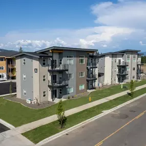 outside view of river landing at mirabeau aerial a and b in spokane valley