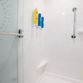 Guest room bath