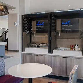 Bild von Atwell Suites Kansas City Airport, an IHG Hotel