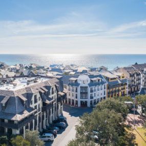 At the heart of Rosemary Beach lies the town center, a bustling hub filled with shops, restaurants, cafes, and art galleries