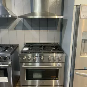 The Appliance Outlet Oven and Hood