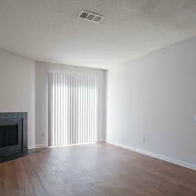 living room with fire place at Beacon hill