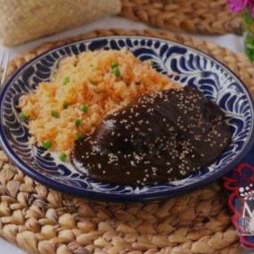 Mamá Poblana Cuisine- delicioso mole