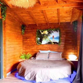 Bild von Tropical Spa: Love Room Hauts de France, Love Room avec spa et sauna, nuit en amoureux, week-end romantique, Nord