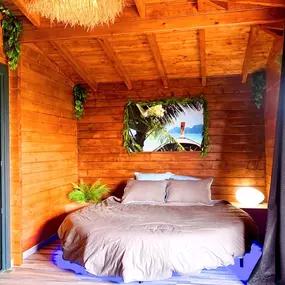 Bild von Tropical Spa: Love Room Hauts de France, Love Room avec spa et sauna, nuit en amoureux, week-end romantique, Nord