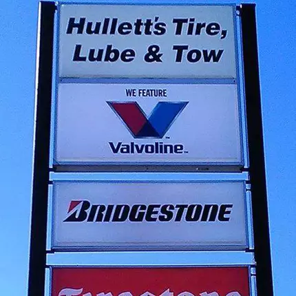 Logo van Hullett's Tire Lube & Tow