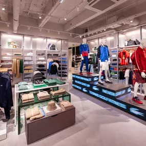 Bild von Lacoste Puteaux La Defense