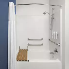 Guest room bath
