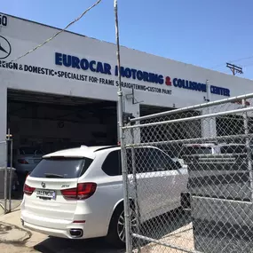 Eurocar Motoring & Collision Center- Taller de Reparación de Autos Chocados