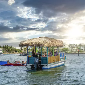 Bild von Tiki Time Party Boats