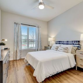 Ascend at Pioneer Hill - Bright, Modern Bedroom With Decor