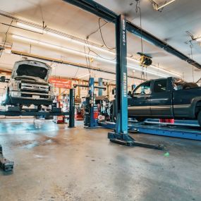 Bild von Modern Mechanics - Mt. Pleasant Tire