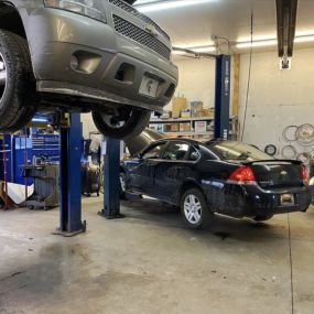 Bild von Modern Mechanics - Mt. Pleasant Tire