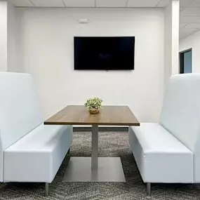 Bild von Regus - Grand Rapids - Broadmoor Ave