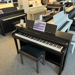 Ausstellung Digitalpianos im Pianohaus Kemp in Bielefeld