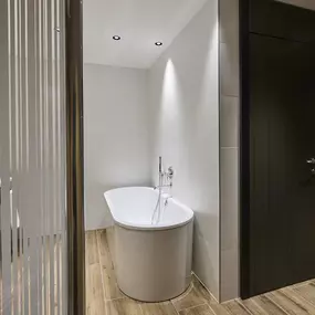 Suite Bathroom