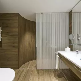 Suite Bathroom