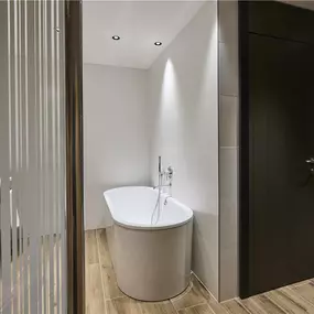 Suite Bathroom