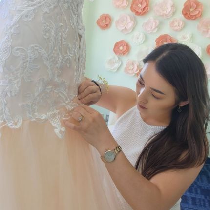 Λογότυπο από TL Tailor - Bridal Sewing & Dry Cleaning