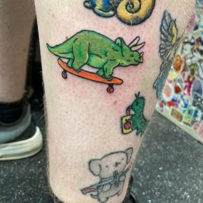 Bild von Dinky Dachshund Tattoo Parlor