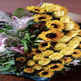 Rubidoux Flower Shop- girasoles