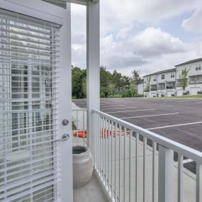 apartments near Brentwood with patios