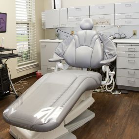 Sierra Smiles Family, Cosmetic & Implant Dentistry Office Treatment room