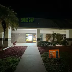 Bild von CoinFlip Bitcoin ATM - US 41 Smoke Shop (North Fort Myers)