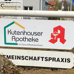 Aussenansicht der Kutenhauser Apotheke im Gesundheitszentrum