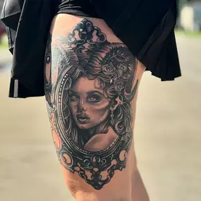 Bild von Lunar Ink Gallery Tattoo Shop & Piercing Studio