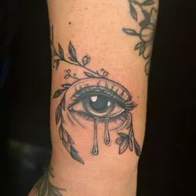 Bild von Lunar Ink Gallery Tattoo Shop & Piercing Studio