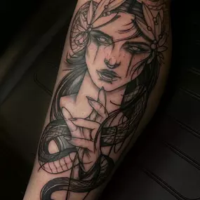 Bild von Lunar Ink Gallery Tattoo Shop & Piercing Studio