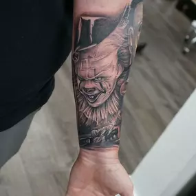 Bild von Lunar Ink Gallery Tattoo Shop & Piercing Studio