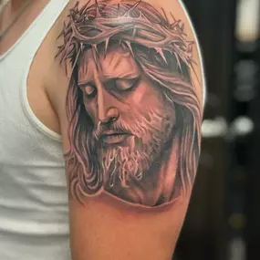 Bild von Lunar Ink Gallery Tattoo Shop & Piercing Studio