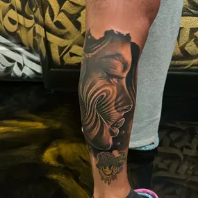 Bild von Lunar Ink Gallery Tattoo Shop & Piercing Studio