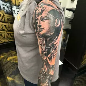 Bild von Lunar Ink Gallery Tattoo Shop & Piercing Studio
