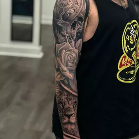 Bild von Lunar Ink Gallery Tattoo Shop & Piercing Studio