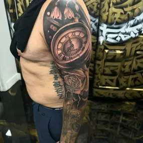 Bild von Lunar Ink Gallery Tattoo Shop & Piercing Studio