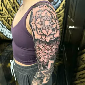 Bild von Lunar Ink Gallery Tattoo Shop & Piercing Studio